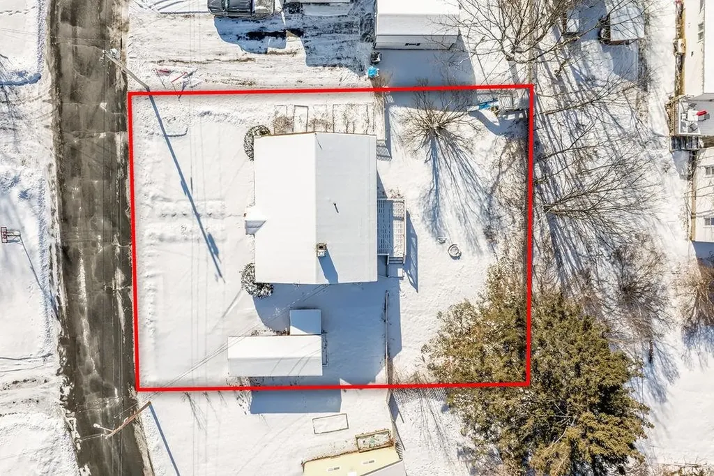 13 Estabrook Circle Lebanon NH 03784