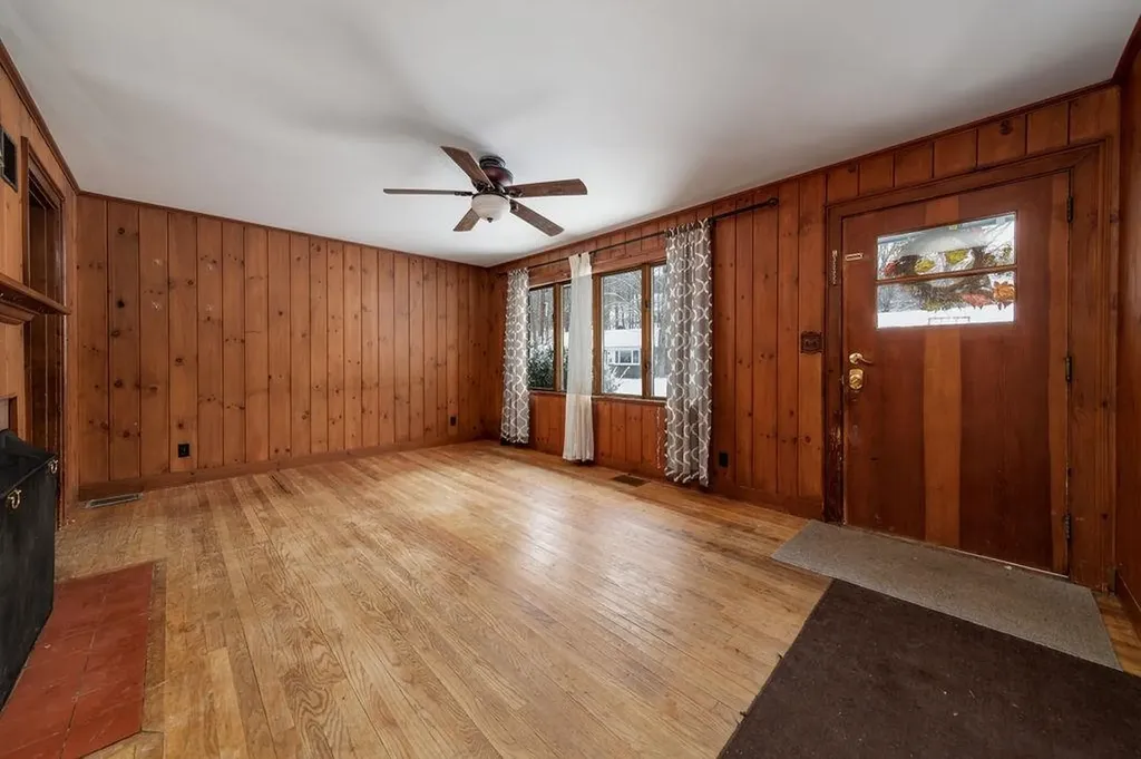 13 Estabrook Circle Lebanon NH 03784