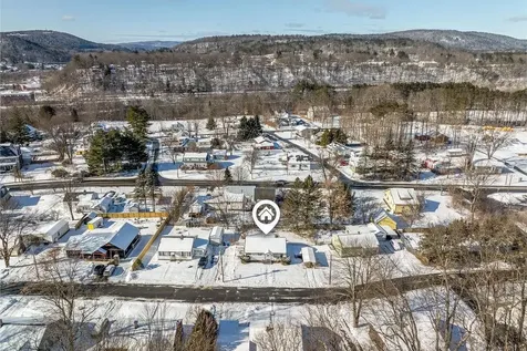 13 Estabrook Circle Lebanon NH 03784