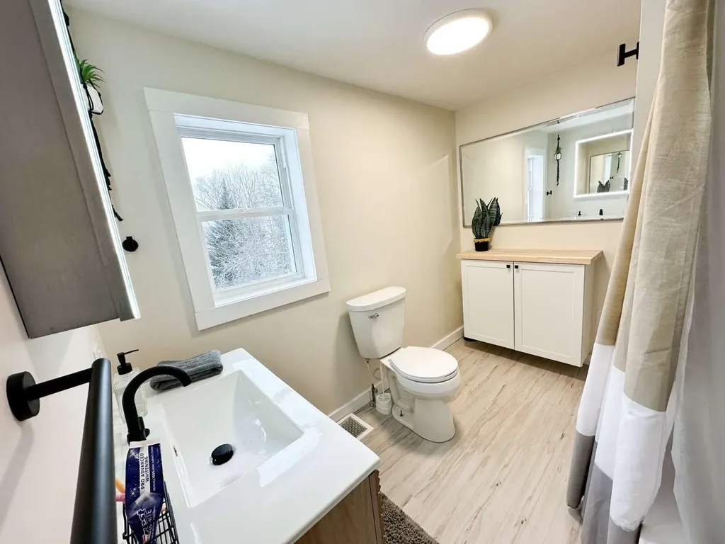 253 Airport Road Lyndon VT 05851