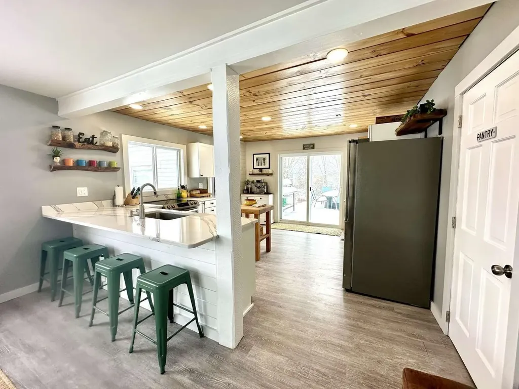 253 Airport Road Lyndon VT 05851