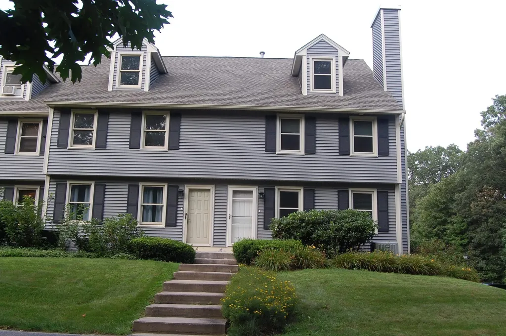 4 Highbridge Hill Road Nashua NH 03063
