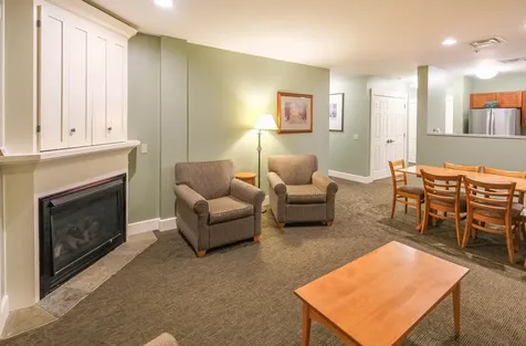 335/337 Qii Jackson Gore Inn Ludlow VT 05149