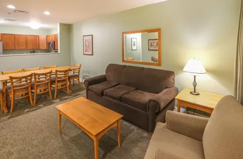 335/337 Qii Jackson Gore Inn Ludlow VT 05149