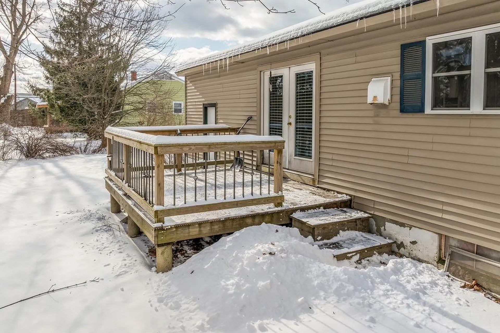 24 Ash Street Hartford VT 05001