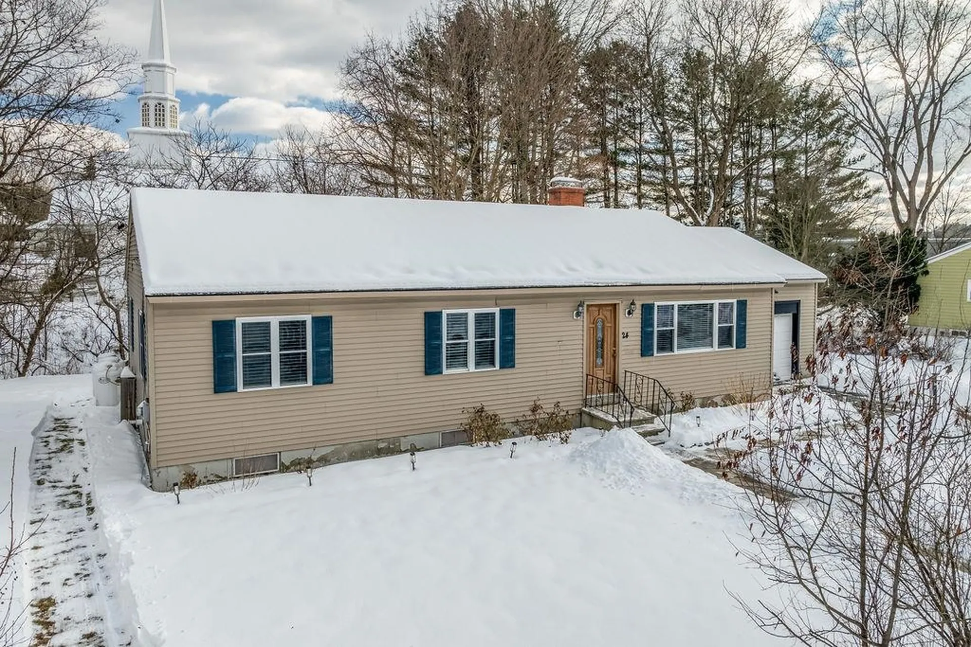 24 Ash Street Hartford VT 05001