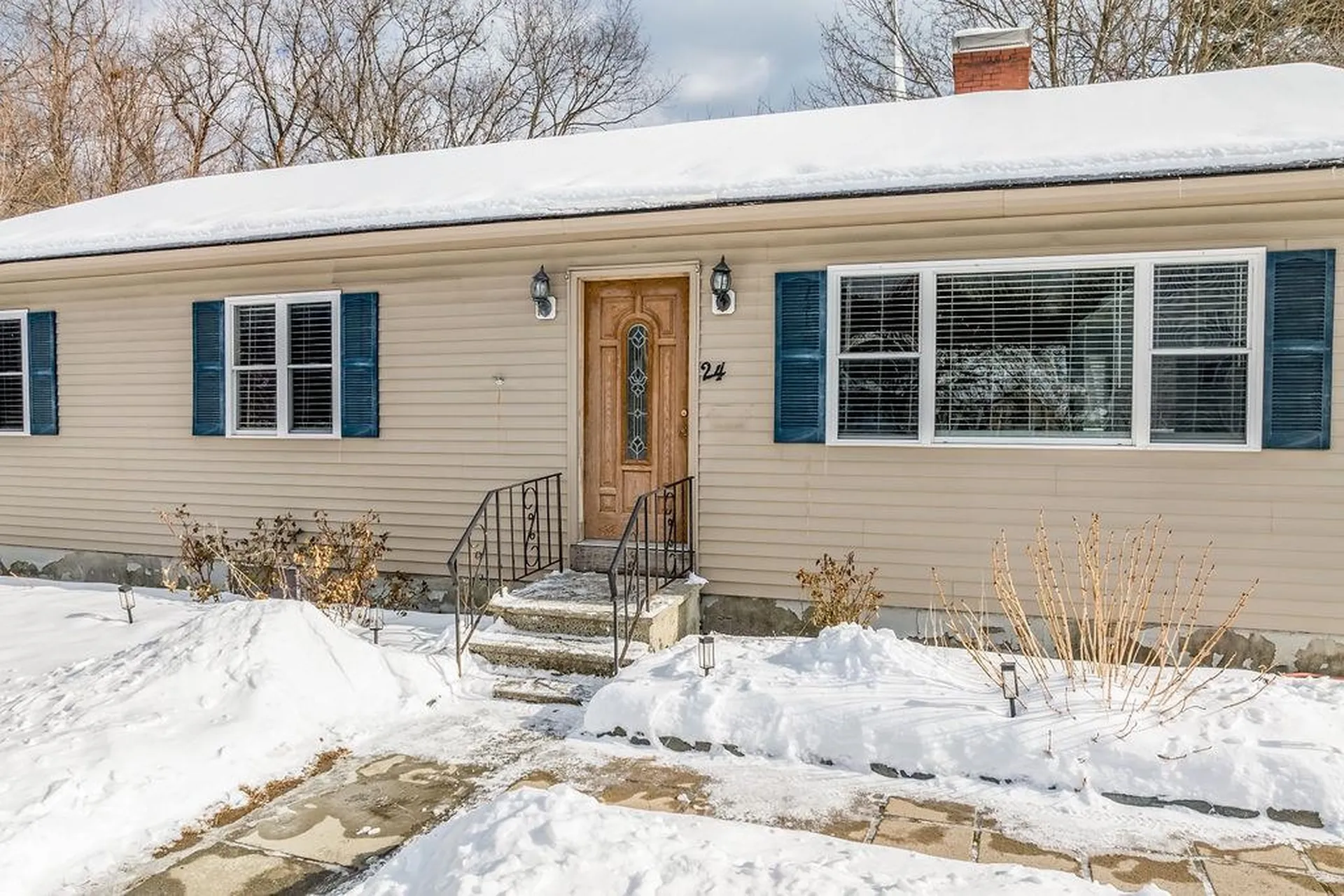 24 Ash Street Hartford VT 05001