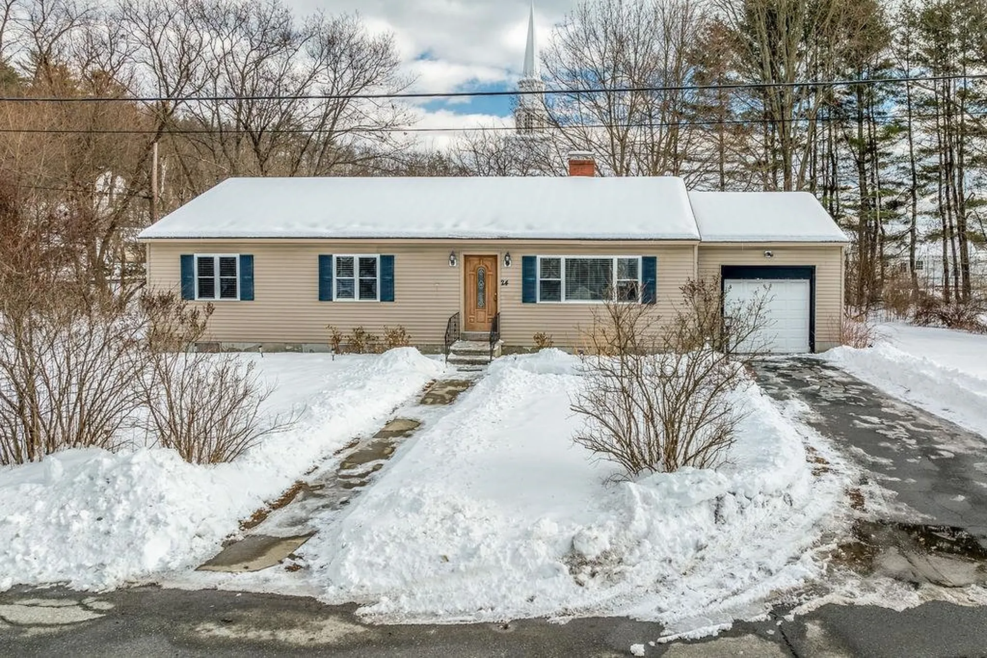 24 Ash Street Hartford VT 05001