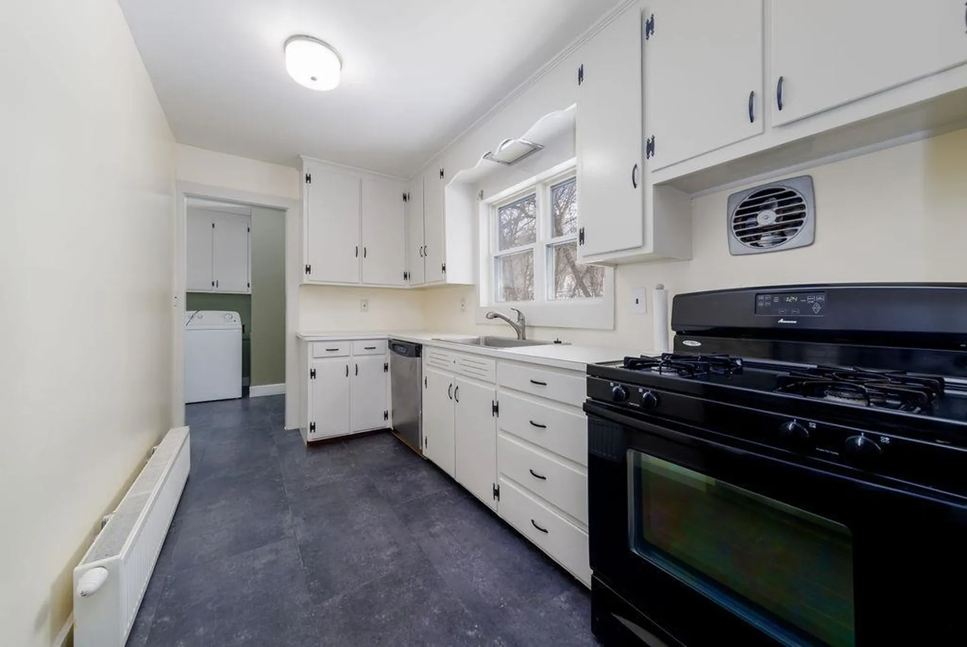 24 Ash Street Hartford VT 05001