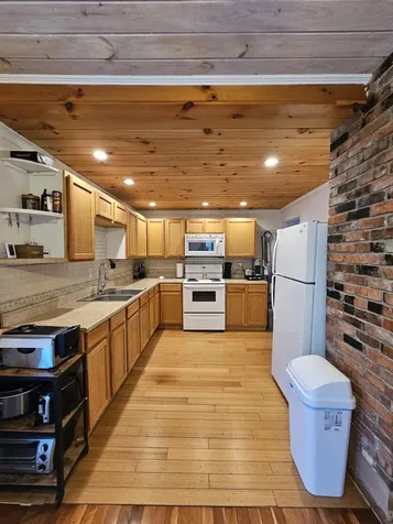 20 Spring Street Belmont NH 03220