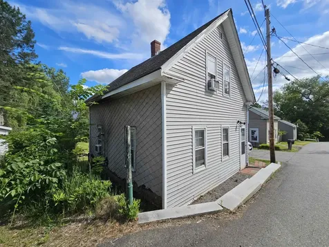 20 Spring Street Belmont NH 03220