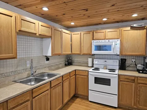 20 Spring Street Belmont NH 03220