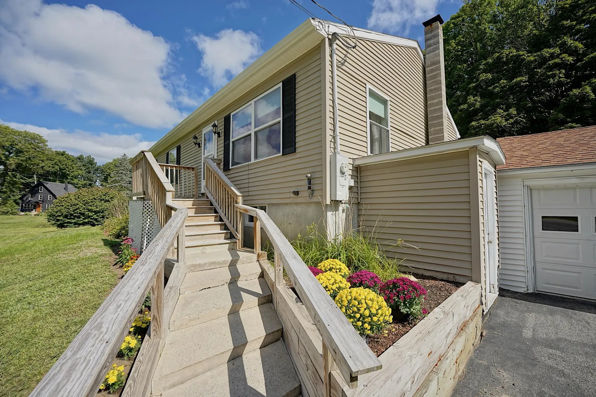 131 Walnut Avenue North Hampton NH 03862