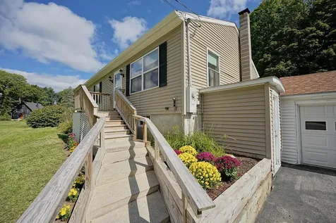 131 Walnut Avenue North Hampton NH 03862