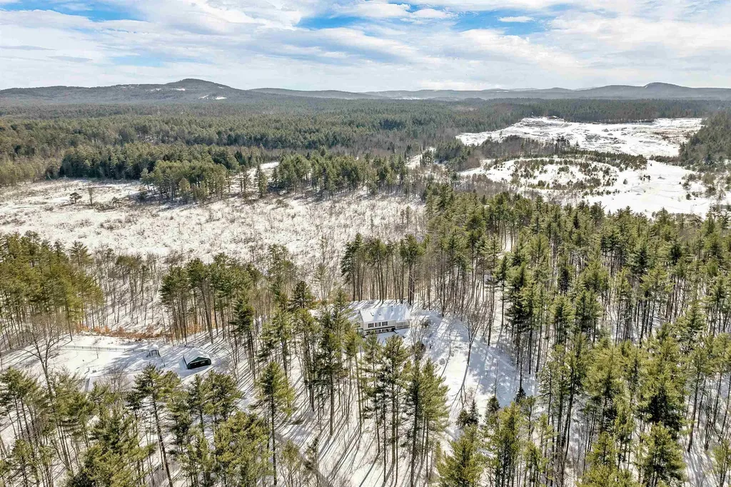 200 Pine River Path Effingham NH 03882