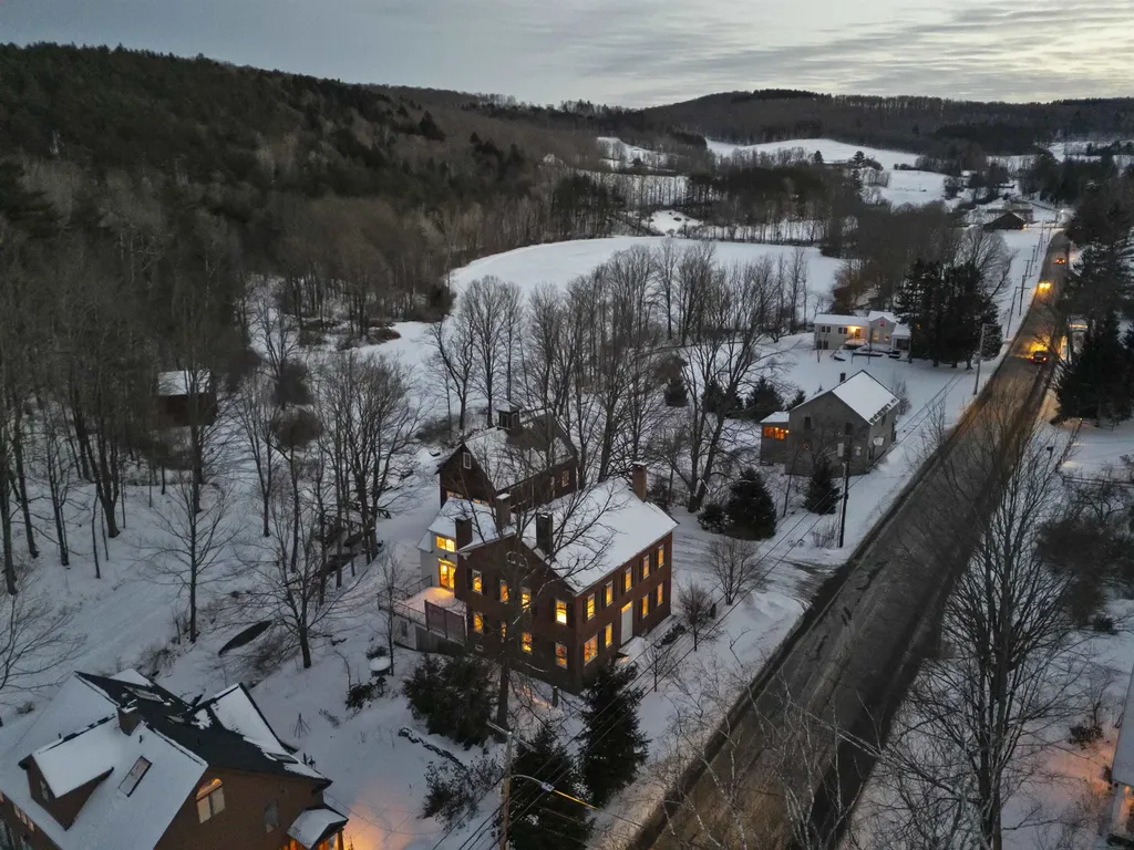 4945 South Road Woodstock VT 05071