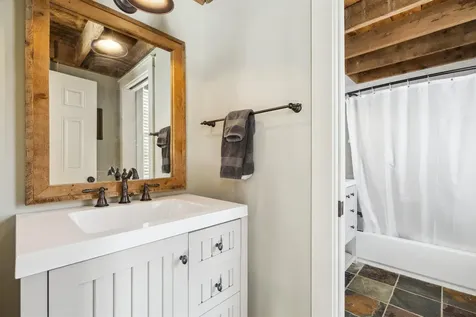 4945 South Road Woodstock VT 05071