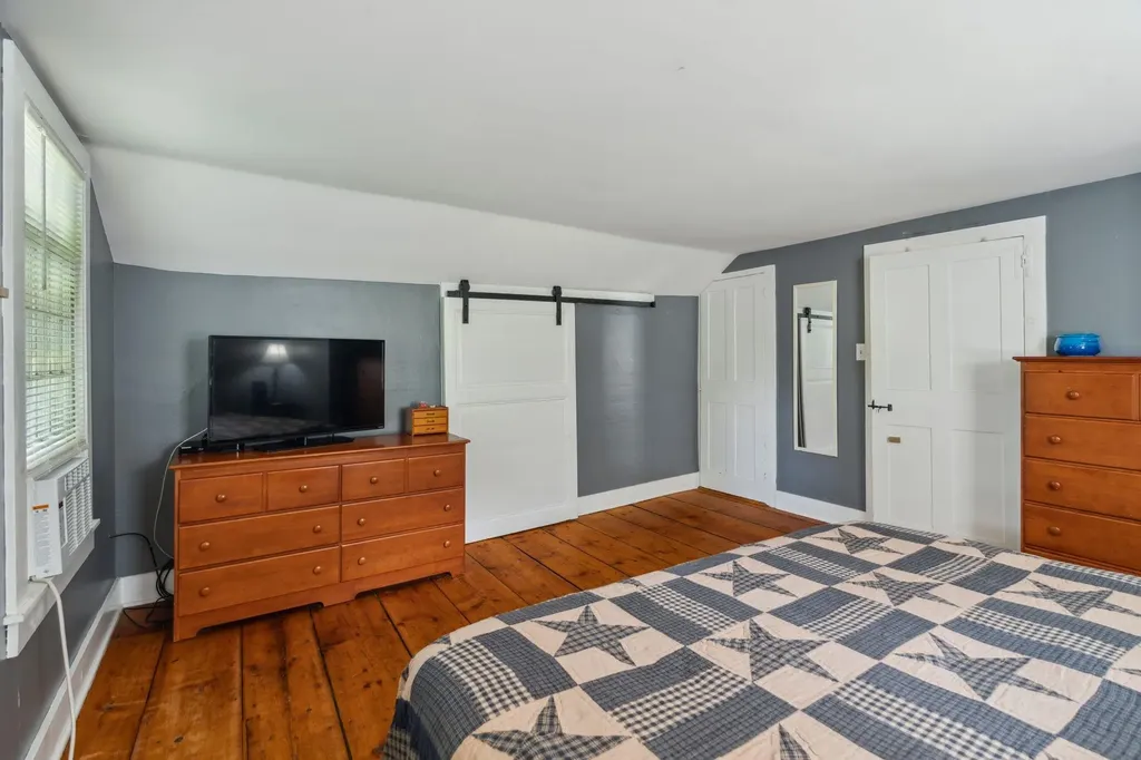 44 Upper Falls Road Weathersfield VT 05151