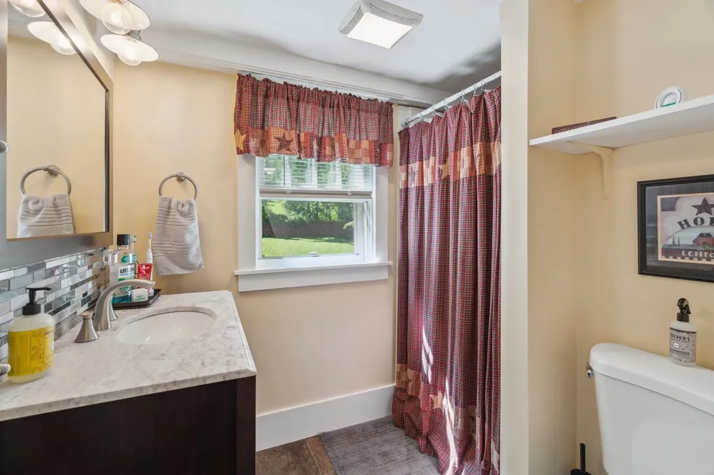 44 Upper Falls Road Weathersfield VT 05151