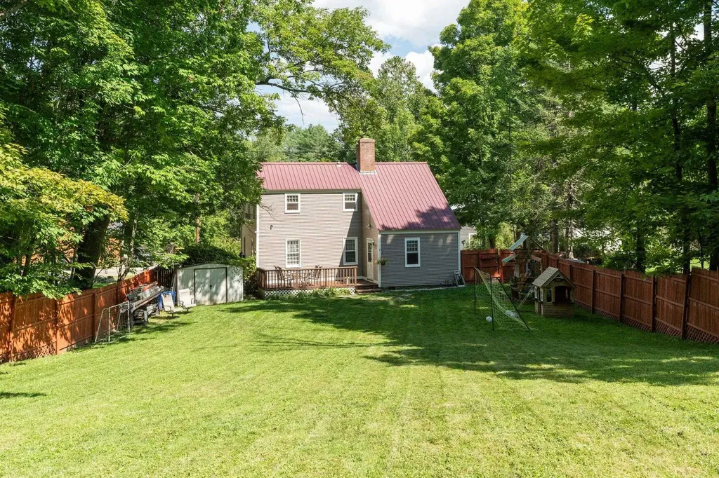 44 Upper Falls Road Weathersfield VT 05151
