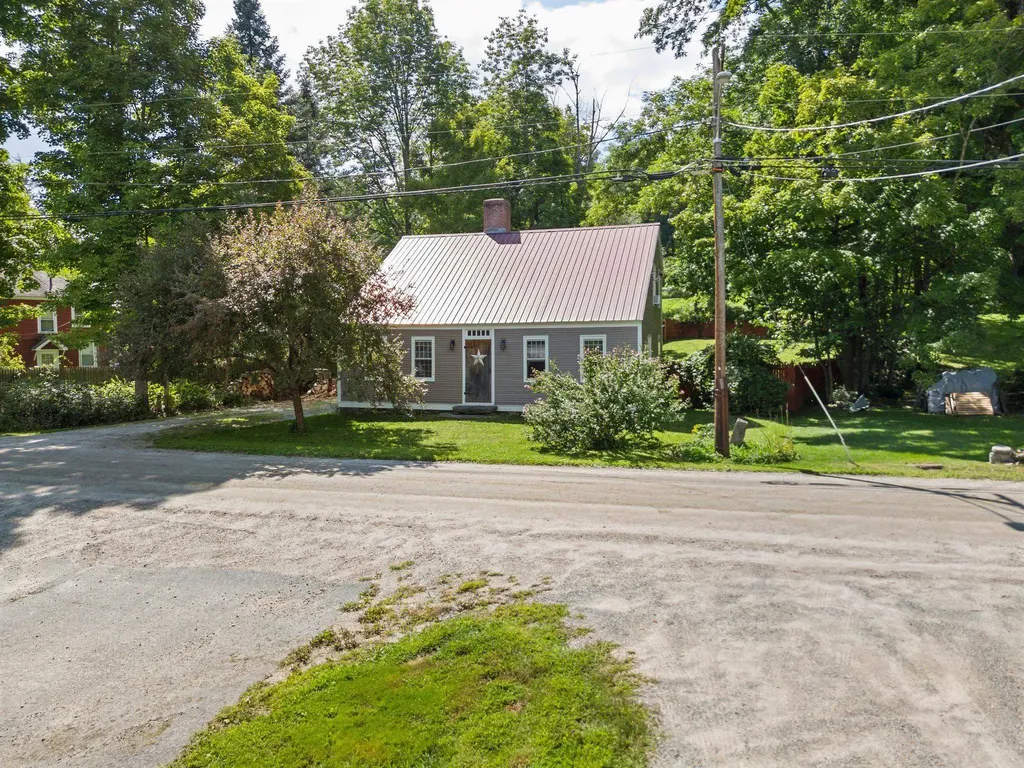 44 Upper Falls Road Weathersfield VT 05151