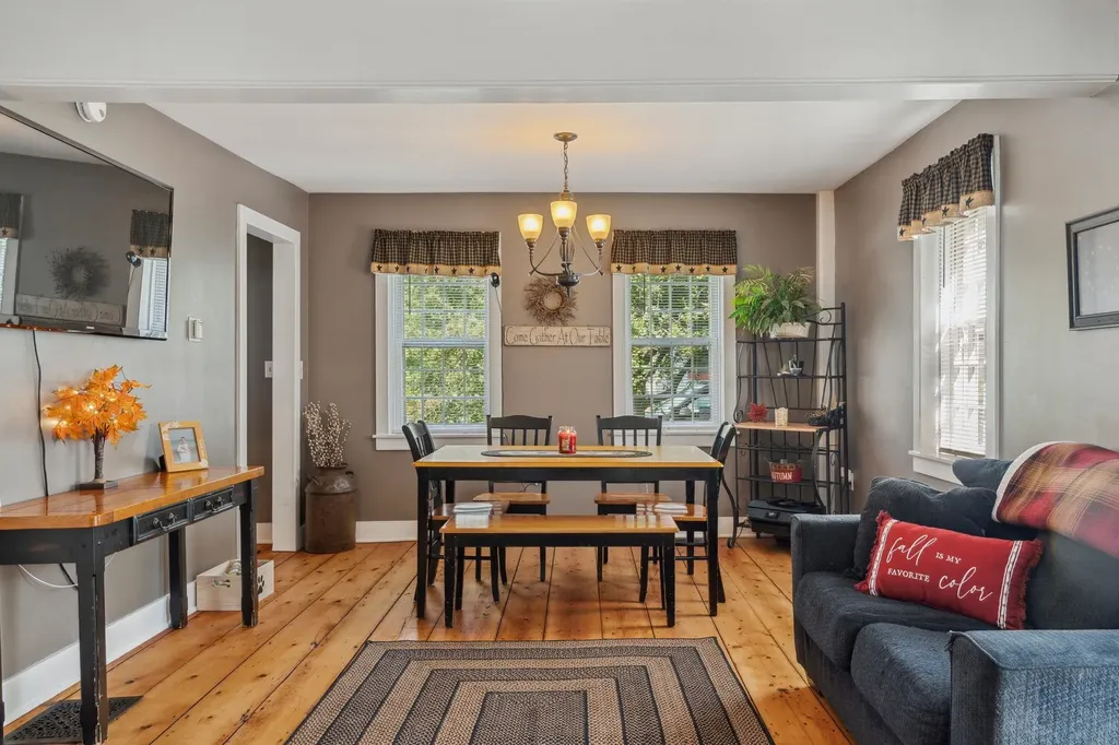 44 Upper Falls Road Weathersfield VT 05151