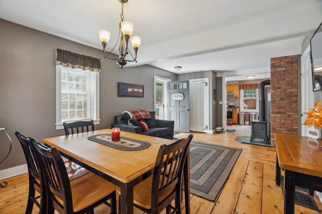 44 Upper Falls Road Weathersfield VT 05151