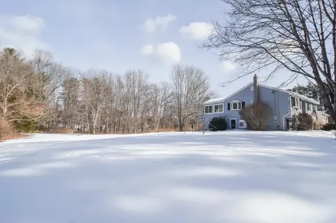 33 Mill Road Londonderry NH 03053