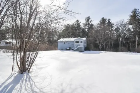 33 Mill Road Londonderry NH 03053