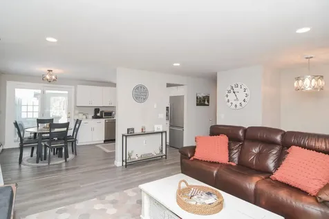 33 Mill Road Londonderry NH 03053