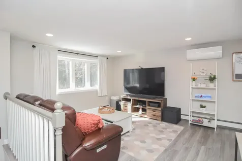 33 Mill Road Londonderry NH 03053