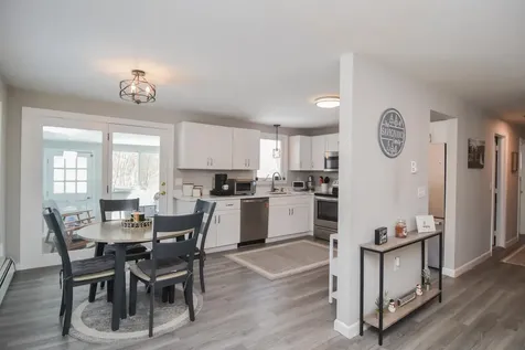 33 Mill Road Londonderry NH 03053