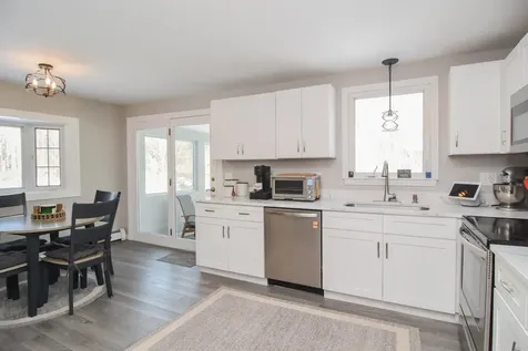 33 Mill Road Londonderry NH 03053