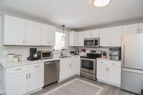 33 Mill Road Londonderry NH 03053