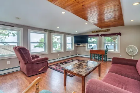 10 Breezy Point Gilford NH 03249