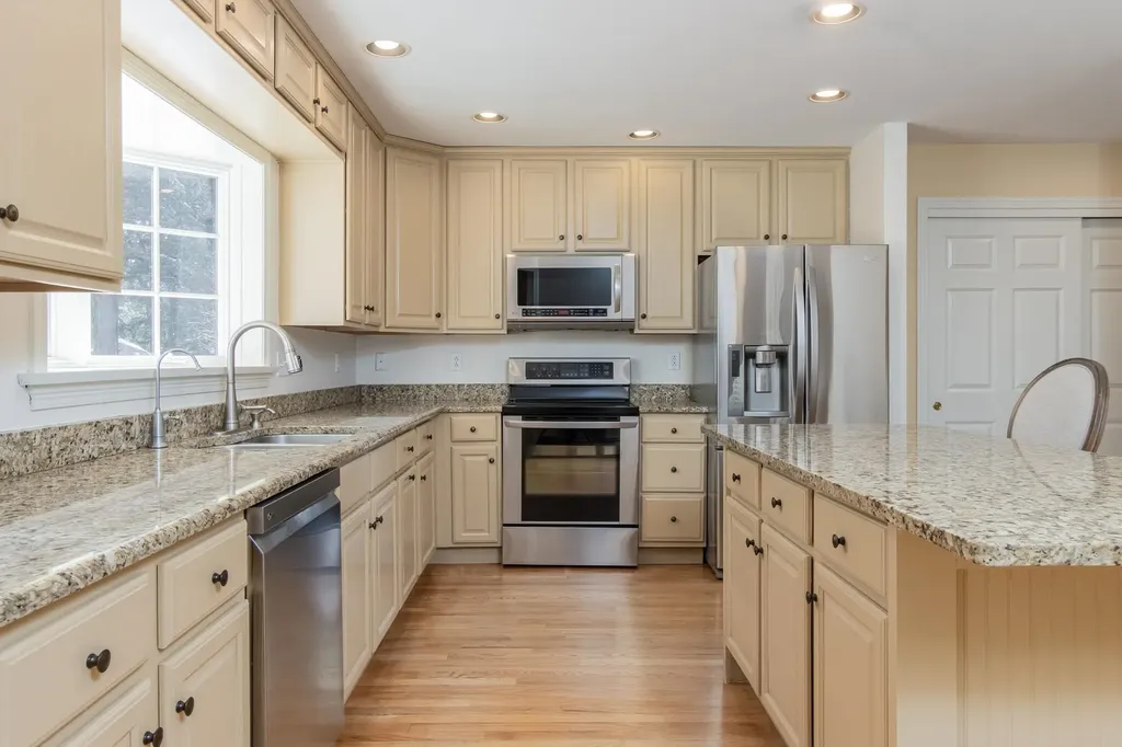 24 Stoneybrook Road Bow NH 03304