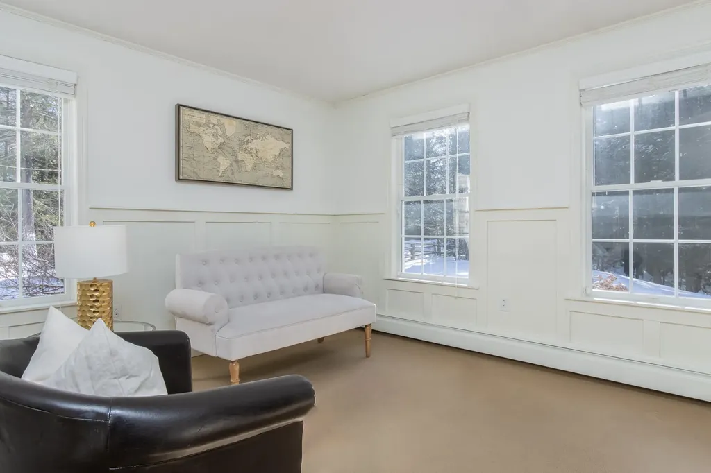 24 Stoneybrook Road Bow NH 03304