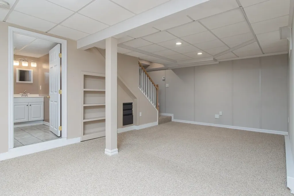 24 Stoneybrook Road Bow NH 03304