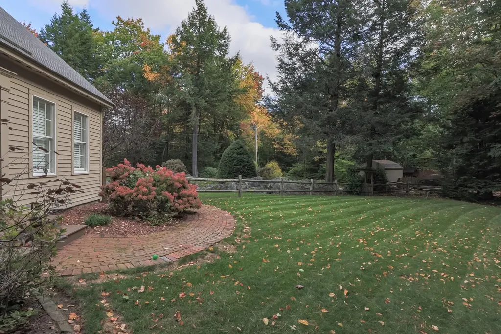 24 Stoneybrook Road Bow NH 03304