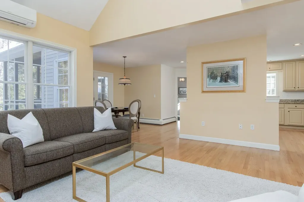 24 Stoneybrook Road Bow NH 03304