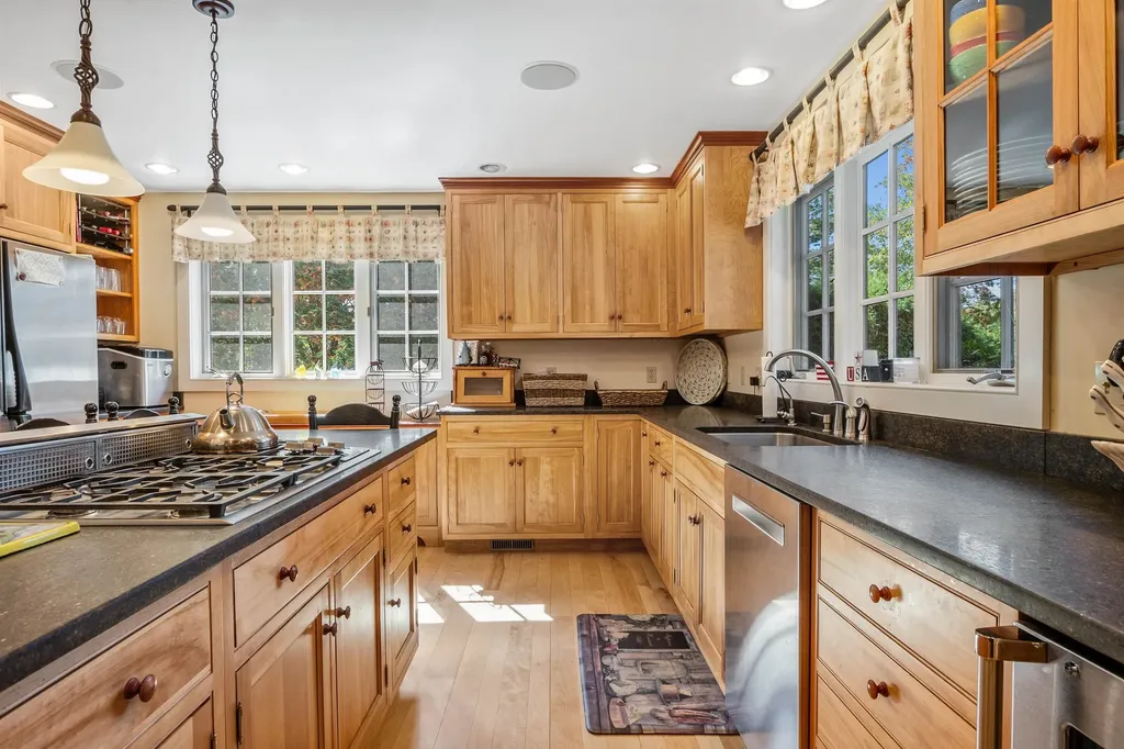 93 Lake Avenue Sunapee NH 03782