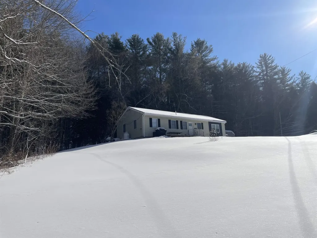 21 Deer Run Road Enfield NH 03748