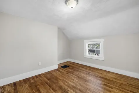 8 Davis Park Plaistow NH 03865