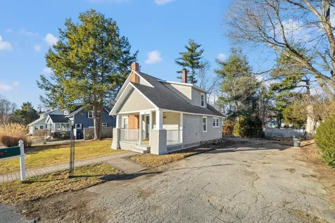 8 Davis Park Plaistow NH 03865
