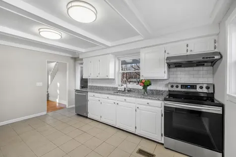 8 Davis Park Plaistow NH 03865