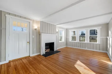 8 Davis Park Plaistow NH 03865