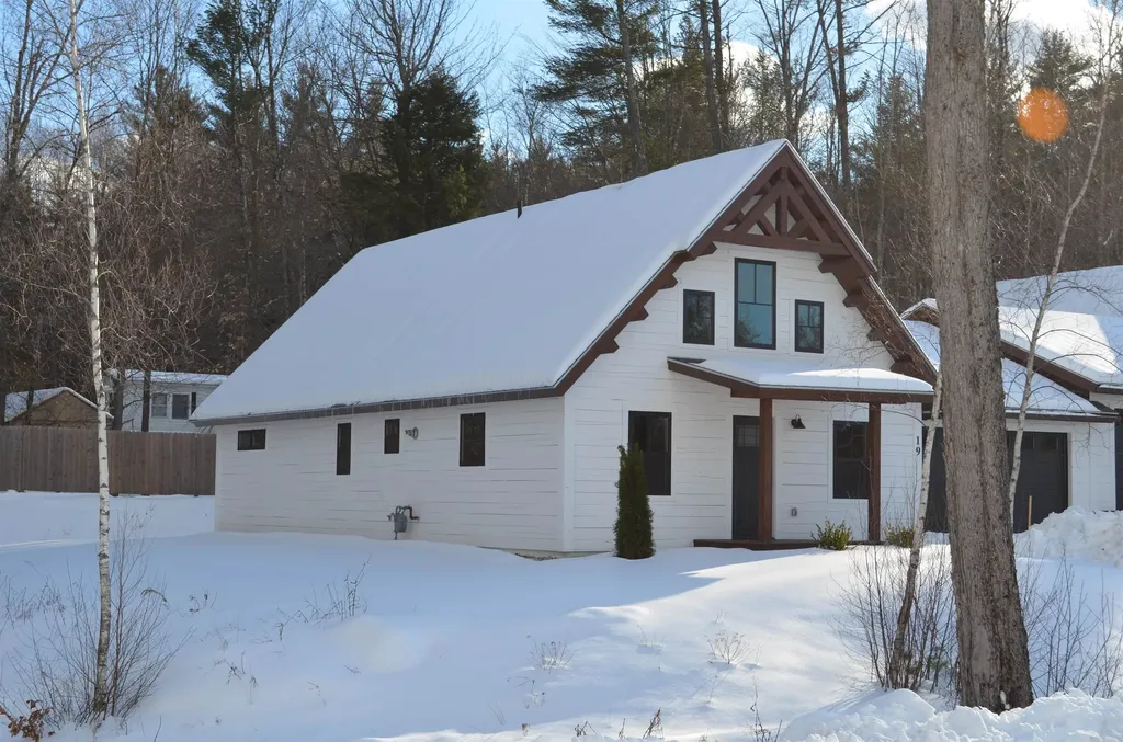 19 Stonehenge Circle Northfield NH 03276