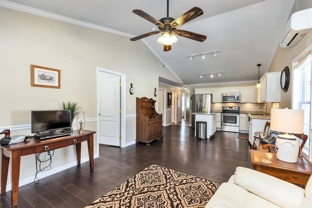 28 Owens Drive Swanzey NH 03446