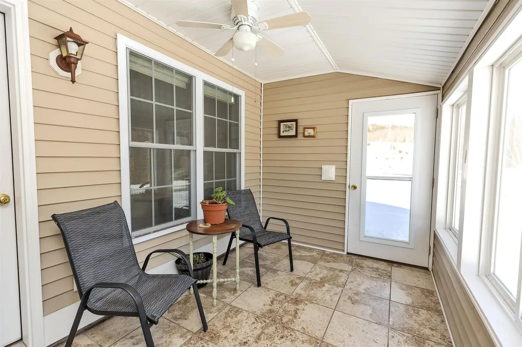 28 Owens Drive Swanzey NH 03446