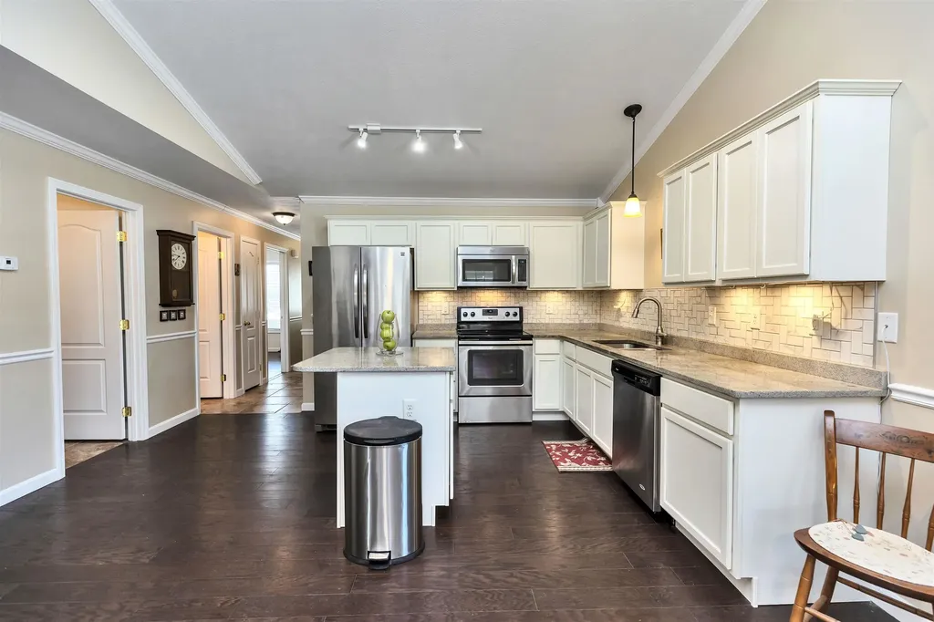 28 Owens Drive Swanzey NH 03446